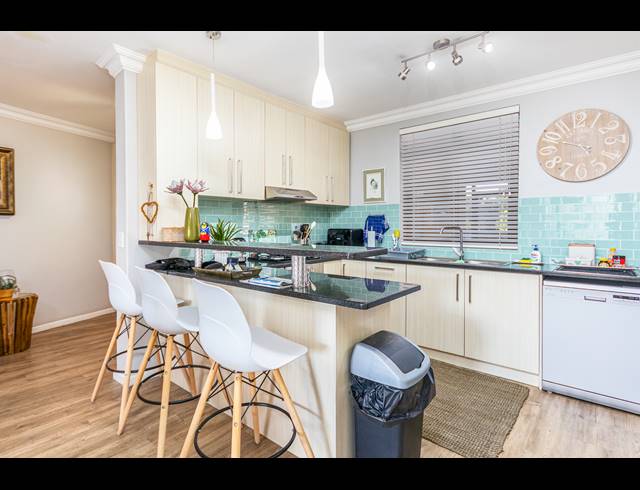 2 BEDROOM APARTMENT TO LET IN CENTURY CITY